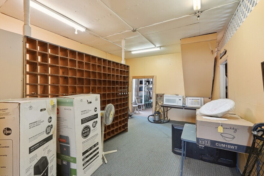 More Photos Of 31 S Front St, Burbank Storefront Retail Residential For Sale