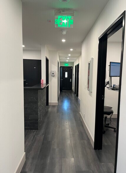 More Photos Of 17970 Sierra Hwy, Canyon Country Medical For Lease