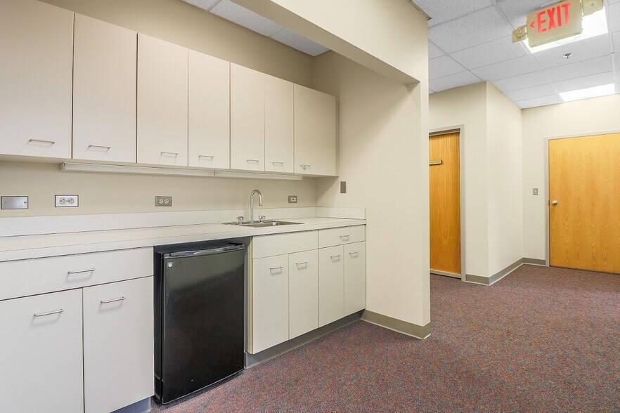 More Photos Of 2009 Summer St, Stamford Medical For Lease