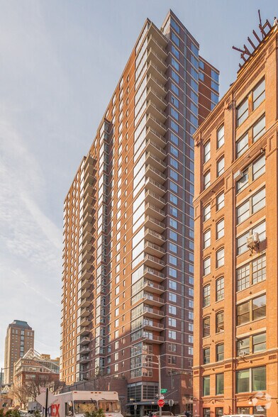 More Photos Of 100 Jay St, Brooklyn Apartments For Lease