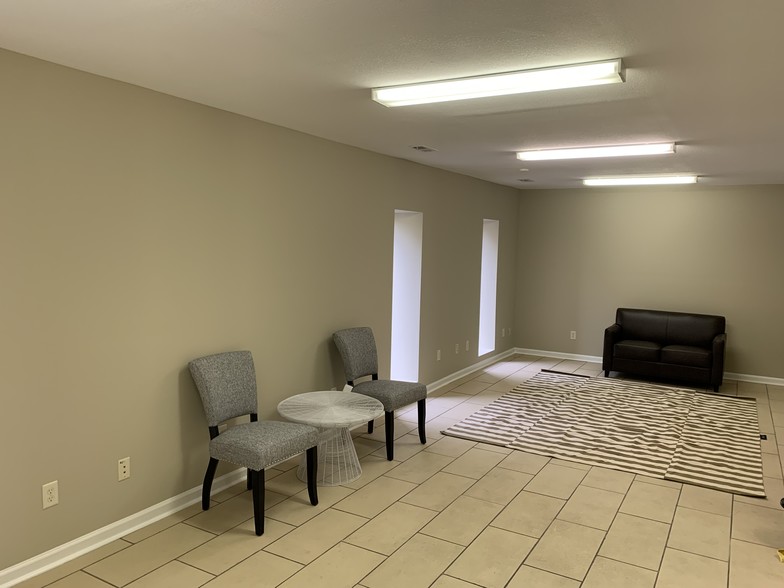 More Photos Of 114 Bright Rd, Guntersville Light Distribution For Sale