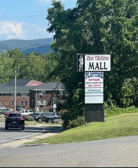 Primary Photo Of 367 Windsor Hwy, New Windsor Township Storefront For Lease