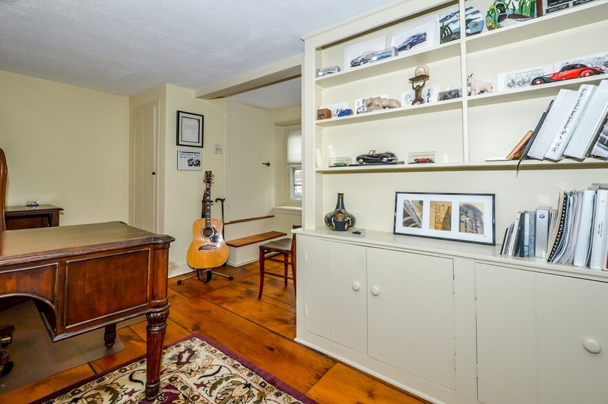 More Photos Of 69 E Oakland Ave, Doylestown Office For Sale