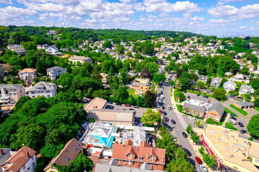 More Photos Of 1551 Richmond Rd, Staten Island Office For Sale