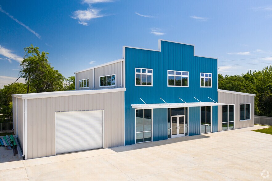 Primary Photo Of 11215 Conroy Ln, Austin Showroom For Lease