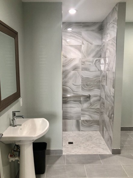 More Photos Of 9723 Northcross Center Ct, Huntersville Office For Lease