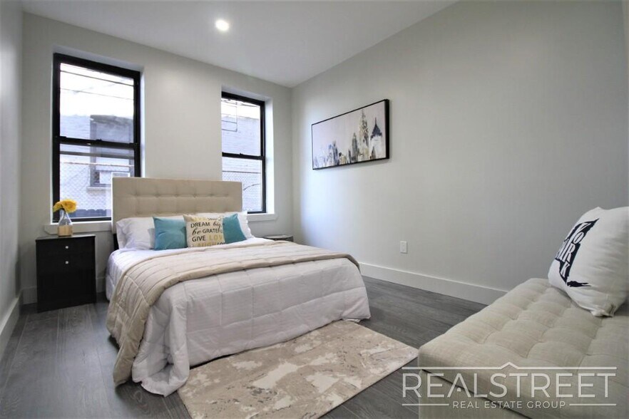 More Photos Of 1647 8th Ave, Brooklyn Apartments For Sale