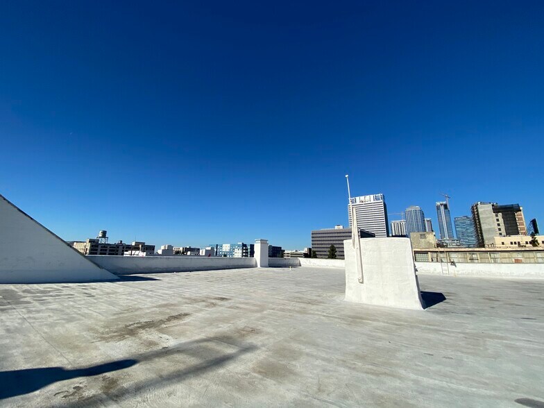 More Photos Of 1114 S Los Angeles St, Los Angeles Warehouse For Sale