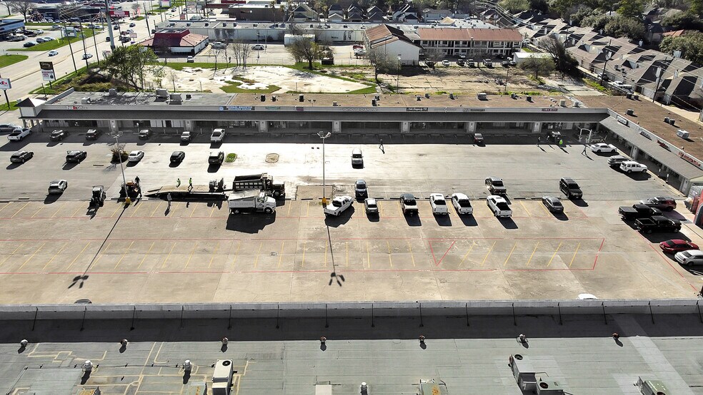 More Photos Of 4620-4658 FM 1960 Rd W, Houston Unknown For Lease