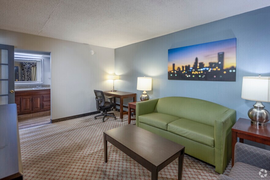 More Photos Of 500 Chris Dr, West Columbia Hotel For Sale