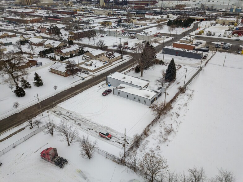 More Photos Of 10118 Eagle St, Dearborn Industrial For Sale