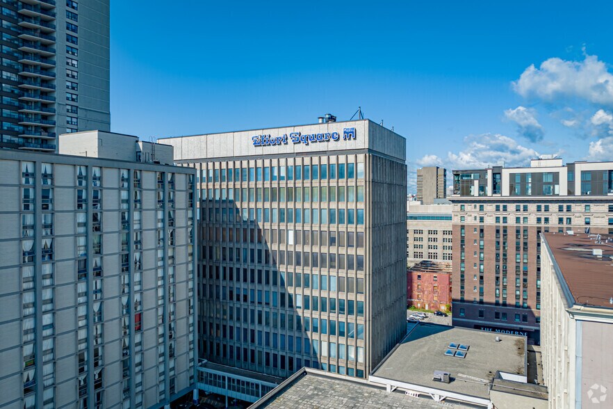 More Photos Of 105 Main St E, Hamilton Office For Lease