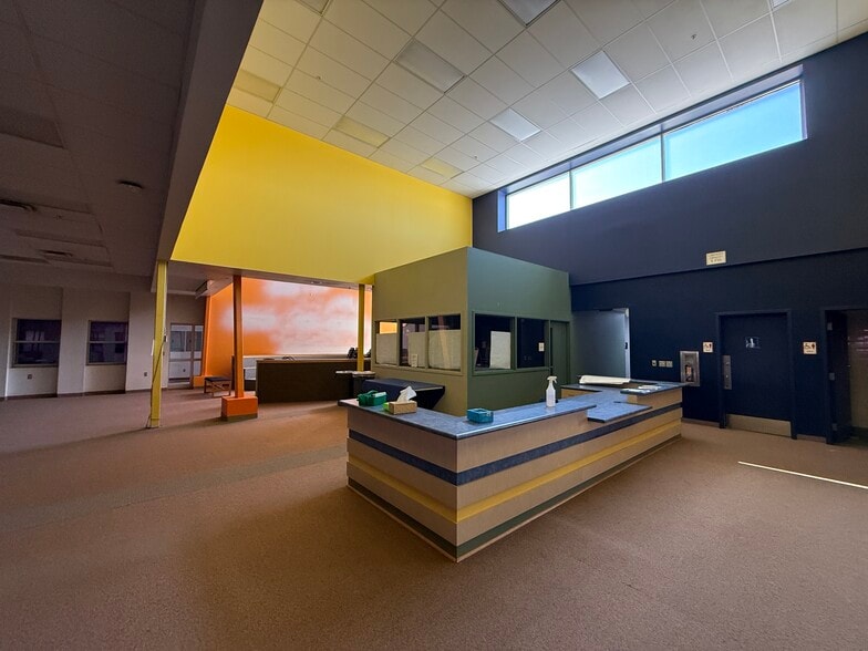 More Photos Of 7988 Alameda Ave, El Paso Office Residential For Lease