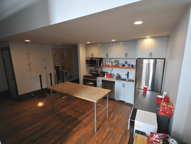 More Photos Of 117-119 W Broad St, Richmond Apartments For Lease