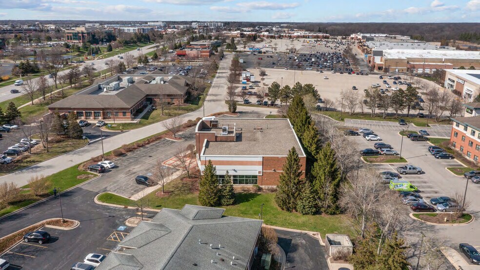 More Photos Of 195 N Milwaukee Ave, Vernon Hills Storefront Retail Office For Sale