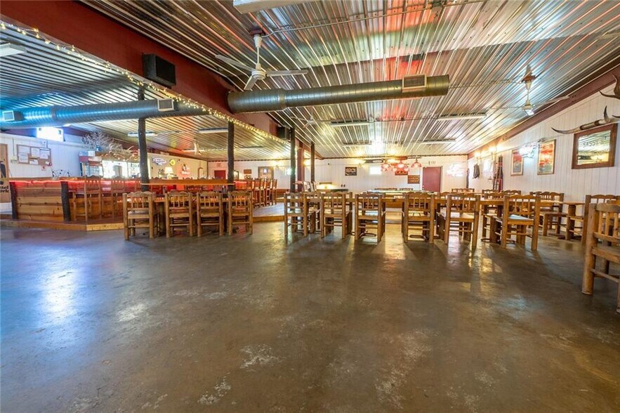 More Photos Of 233 Hwy 75, Sycamore Restaurant For Sale