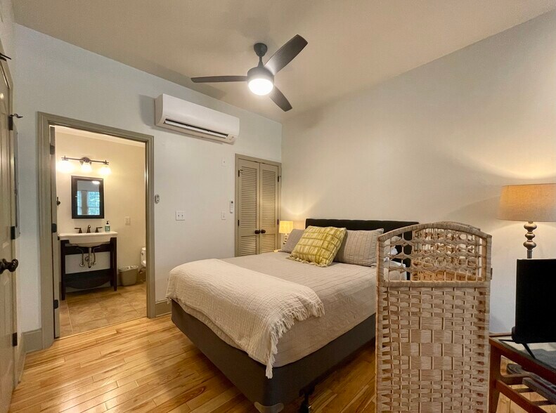 More Photos Of 5 Walnut St, Asheville Apartments For Sale