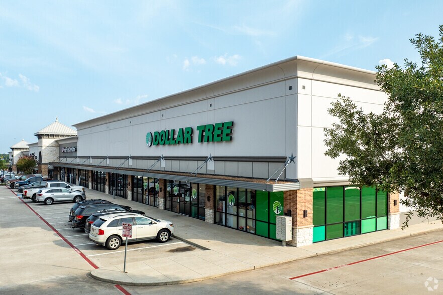 More Photos Of 2105-2129 W Davis St, Conroe Unknown For Lease