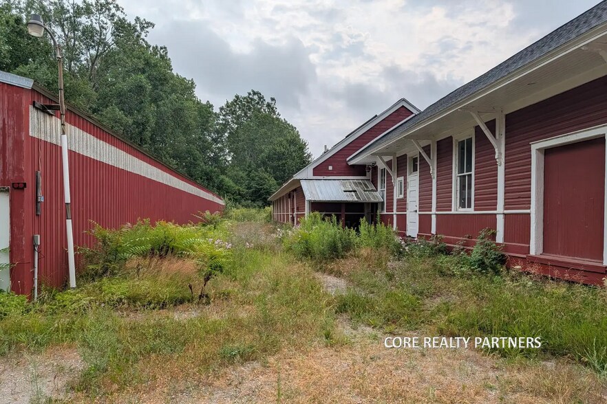 More Photos Of 14599 Cleveland St, Spring Lake Freestanding For Sale