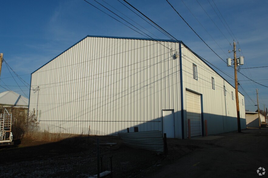 More Photos Of 131 E 2nd St, Weiser Warehouse For Lease