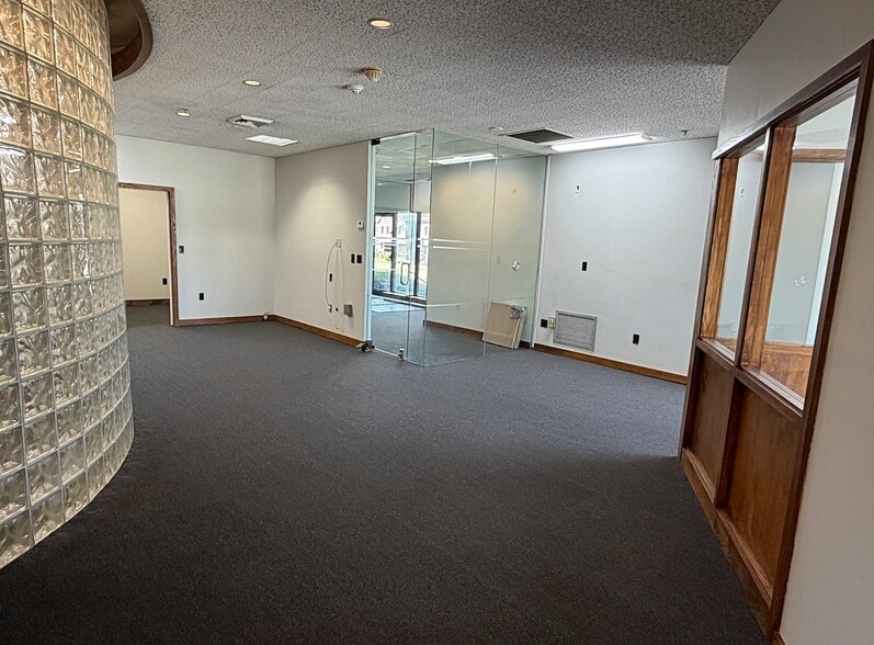 More Photos Of 66 Concord St, North Reading Light Distribution For Lease