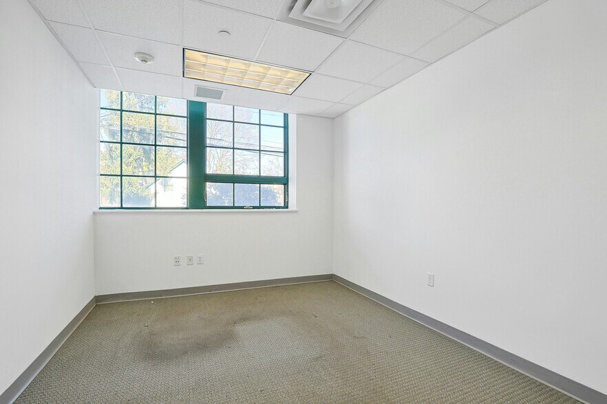More Photos Of 31 W Broad St, Haverstraw Office For Lease