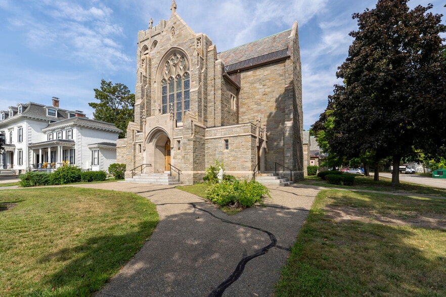Primary Photo Of 40 Church st, Laconia Religious Facility For Sale