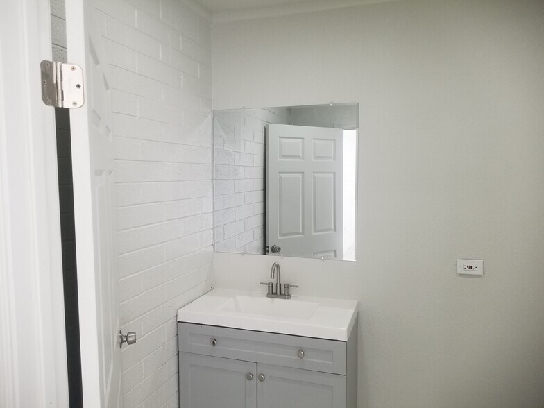More Photos Of 111 W Florence Blvd, Casa Grande Office For Lease