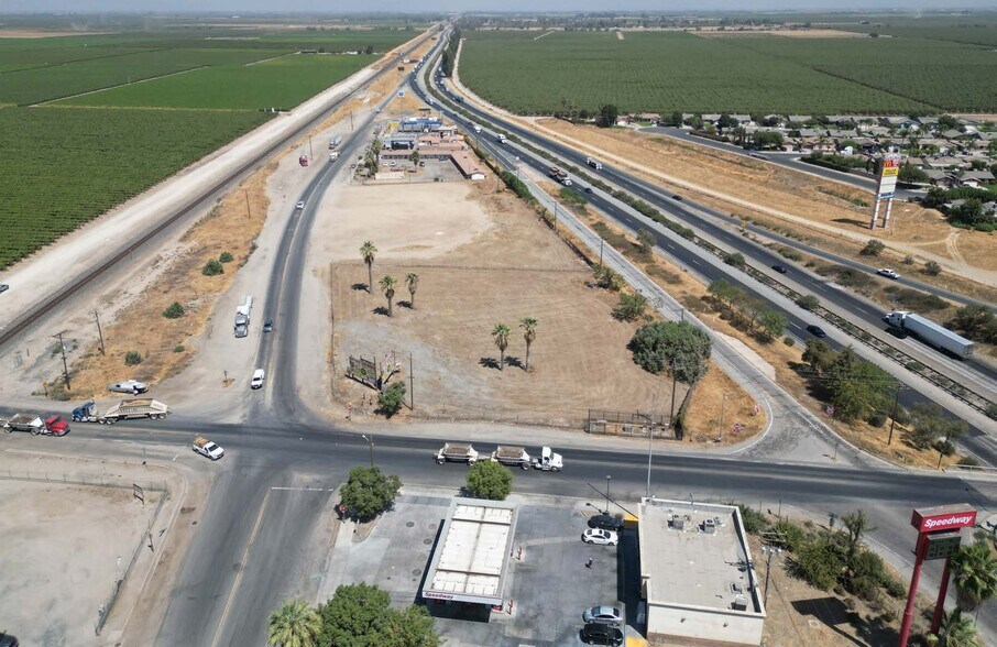 More Photos Of Sierra Ave & N Front St., Earlimart Unknown For Lease