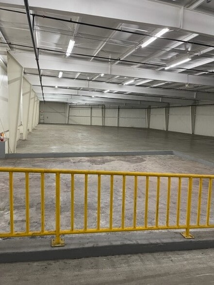 More Photos Of 606 Pine Tree Rd, Oxford Warehouse For Lease