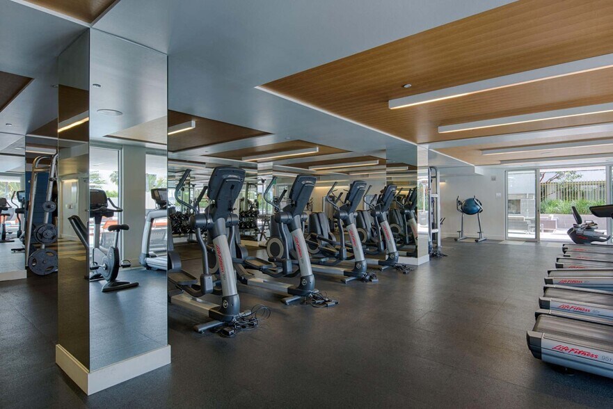 More Photos Of 13488 Maxella Ave, Marina Del Rey Apartments For Lease