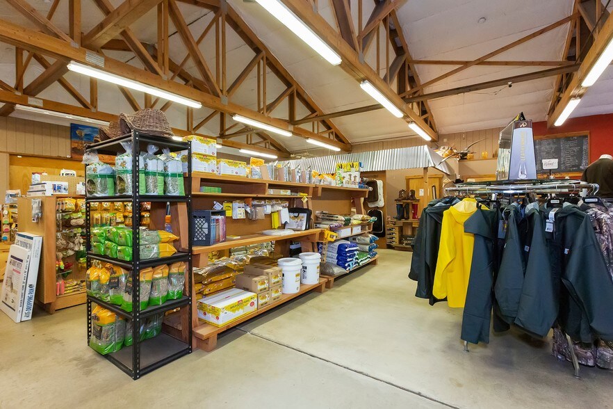 More Photos Of 461 NE Old Belfair Hwy, Belfair Storefront Retail Office For Sale