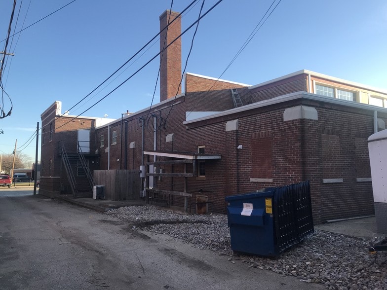 More Photos Of 137 E Washington St, Shelbyville Lodge Meeting Hall For Sale