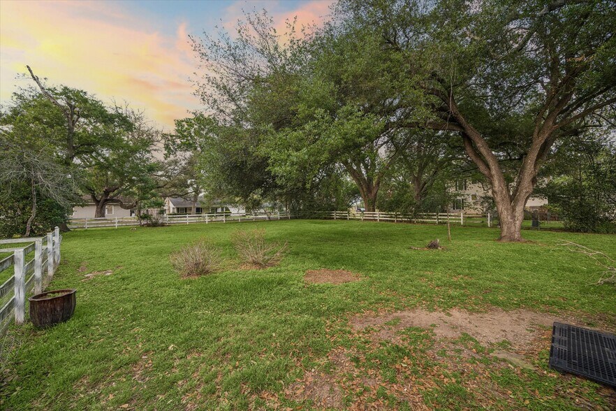 More Photos Of 30315 2nd St., Fulshear Land For Sale