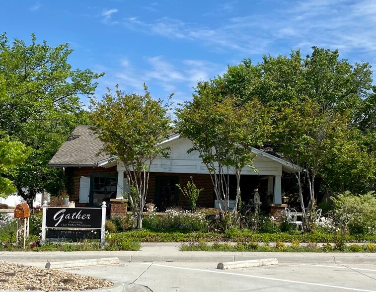 Primary Photo Of 1201 Halsell St, Bridgeport Restaurant For Sale