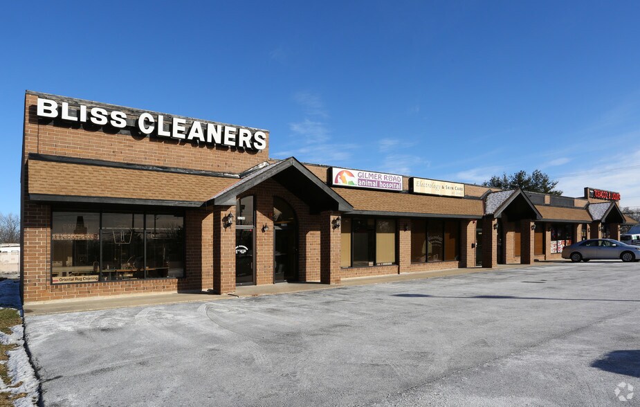 More Photos Of 21189-21200 Commercial Dr, Mundelein Freestanding For Lease