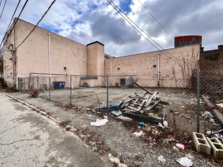 More Photos Of 1621 Forbes Ave, Pittsburgh General Retail For Sale