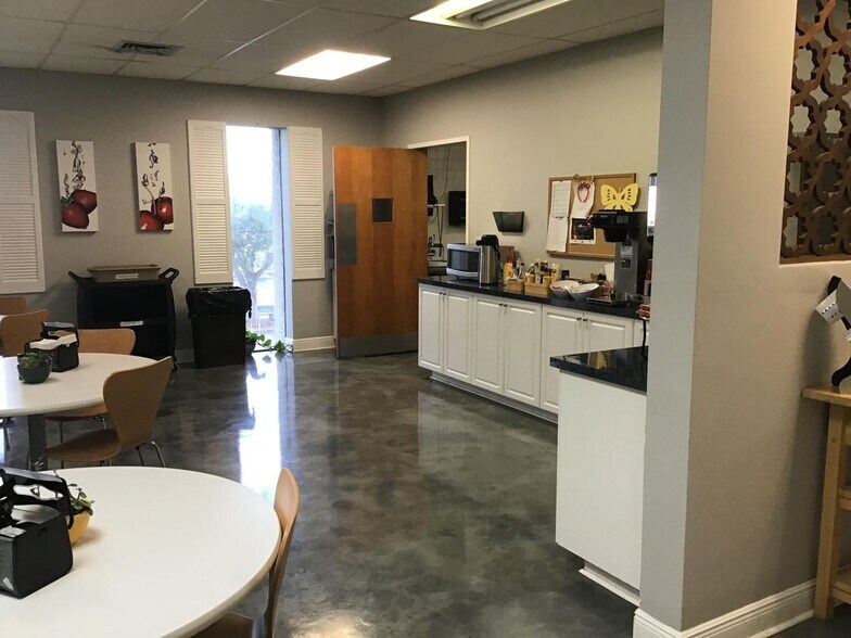 More Photos Of 300 S 6th St, Fort Pierce Office For Sale