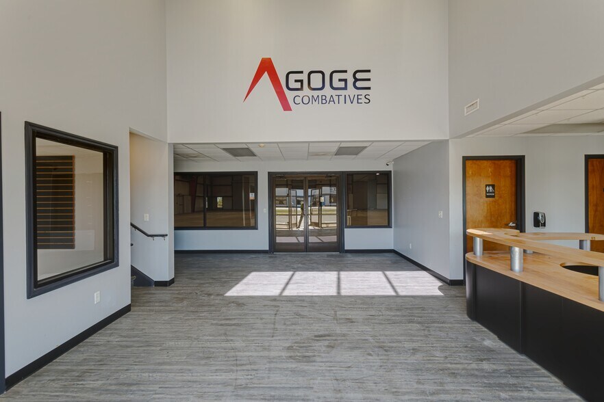 More Photos Of 95 Hunt Dr, Rossville Industrial For Lease