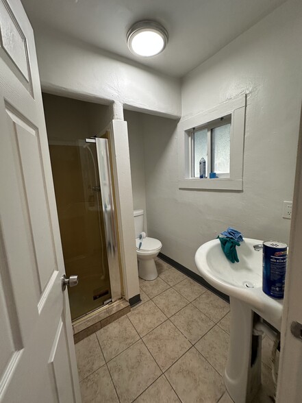 More Photos Of 121 Lincoln Rd W, Vallejo Apartments For Sale