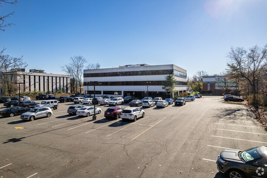 More Photos Of 140 Littleton Rd, Parsippany Office For Lease