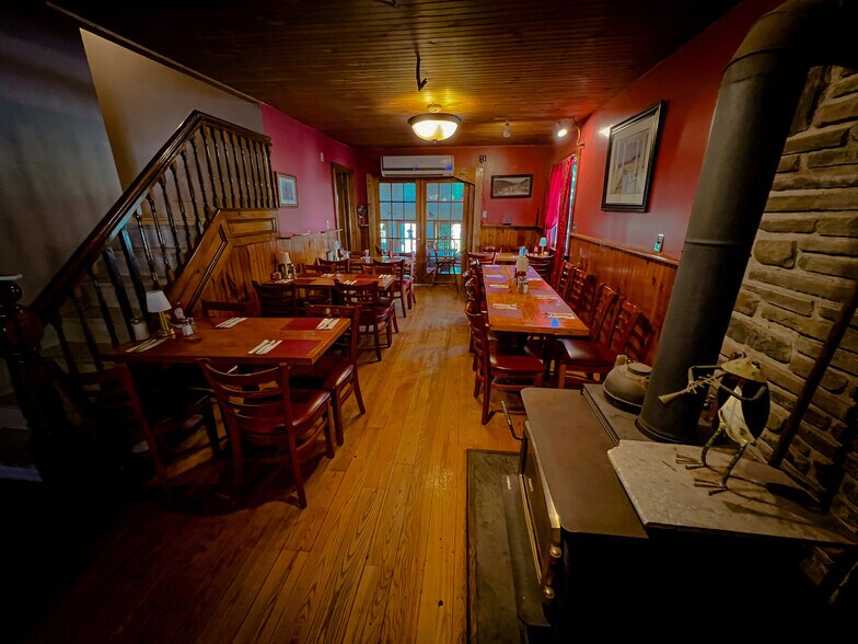 More Photos Of 7 Depot St, Long Eddy Hotel For Sale