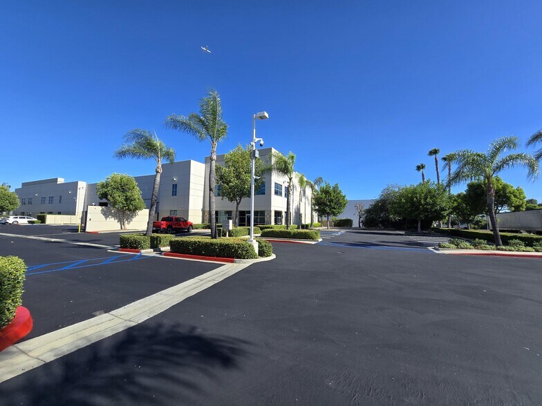 More Photos Of 1495 S Campus Ave, Ontario Warehouse For Lease