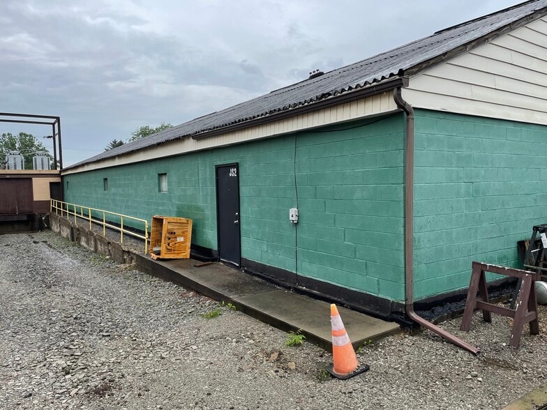 More Photos Of 4728 State Route 982, Latrobe Manufacturing For Lease