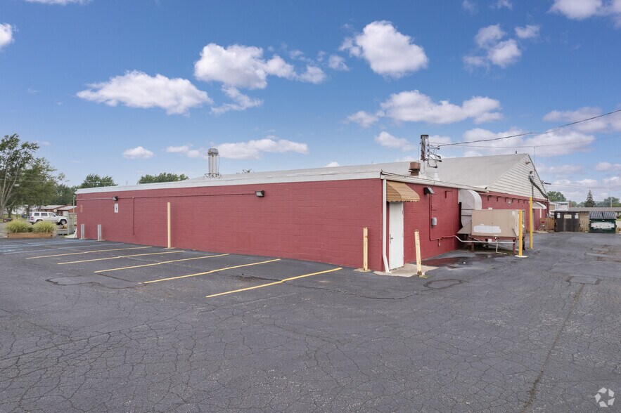 More Photos Of 3817 Oberlin Ave, Lorain Convenience Store For Sale