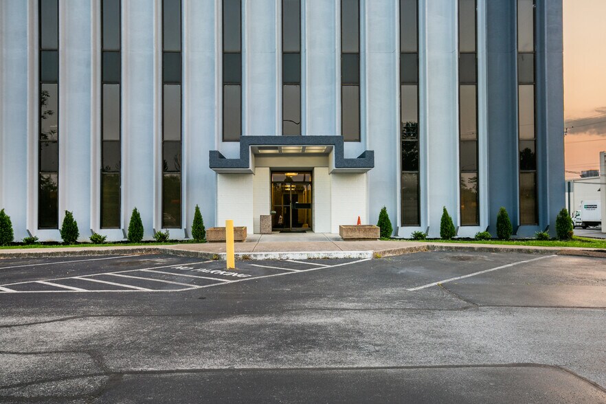 More Photos Of 5751 Uptain Rd, Chattanooga Office For Lease