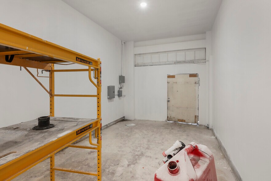 More Photos Of 2974-2996 Macarthur Blvd, Oakland Storefront For Lease