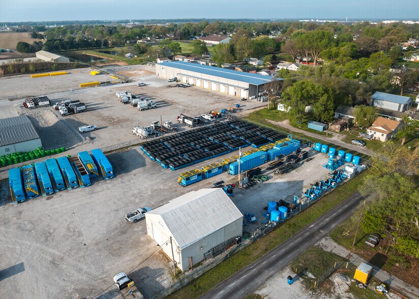 More Photos Of 300 Washington St, South Roxana Warehouse For Sale