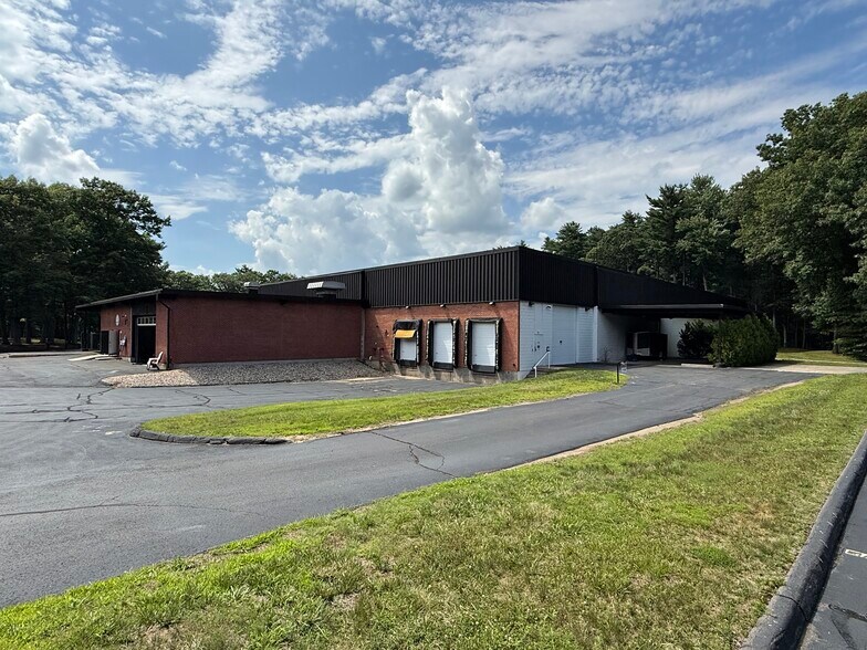 More Photos Of 50 Tower Ln, Avon Light Manufacturing For Sale