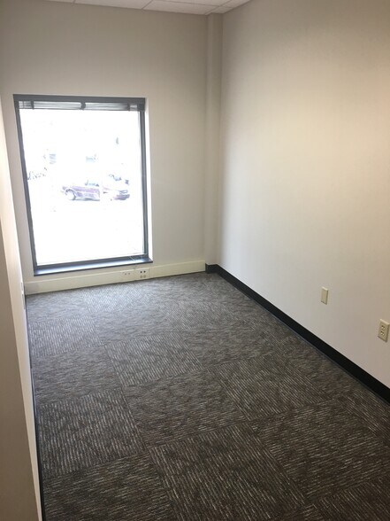 More Photos Of 700 Washington St, Columbus Office For Lease